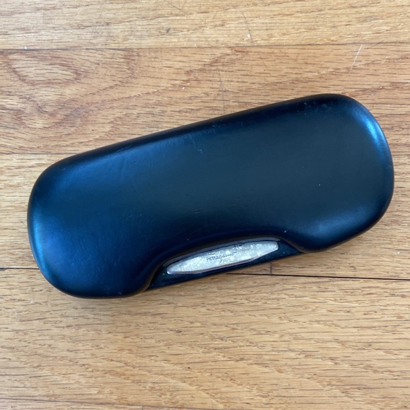 SALVATORE FERRAGAMO GLASS CASE - Picture 2 of 6